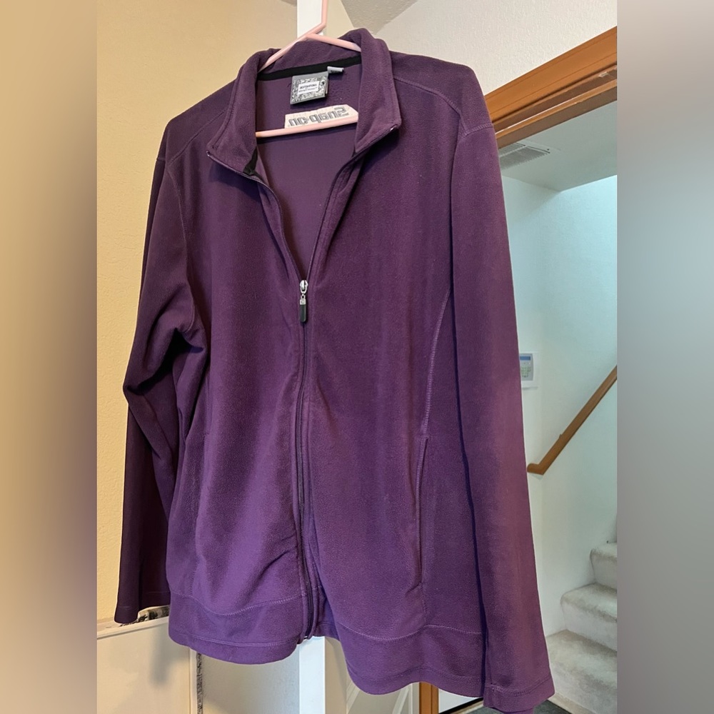XXL Snap On Tools Woman’s Zip Up Fleece Coat. Gently Worn